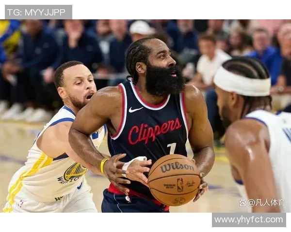 勇士与快船季后赛首战激烈对决精彩瞬间回顾与分析 勇士与快船季后赛首战激烈对决精彩瞬间回顾与分析